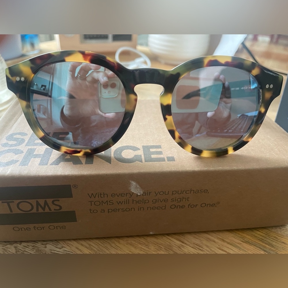 Tom's women's Bellevue sunglasses